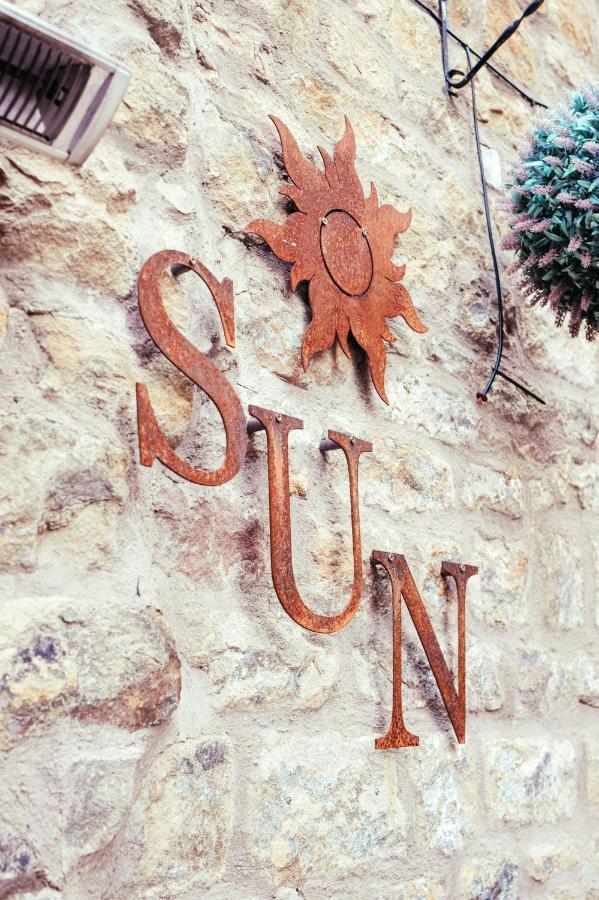 The Sun Hotel & Bar 랭커스터 외부 사진